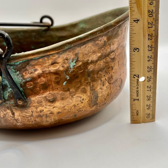 Antique Hammered Copper Pot  9.5" - Picture 8 of 9